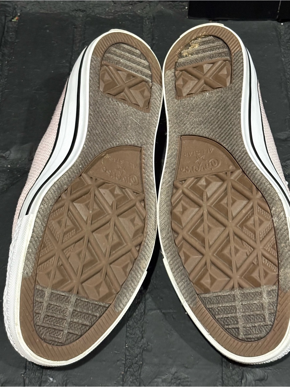 Converse All Star Low-Top Sneakers in Light Pink and White - Picture 4 of 6